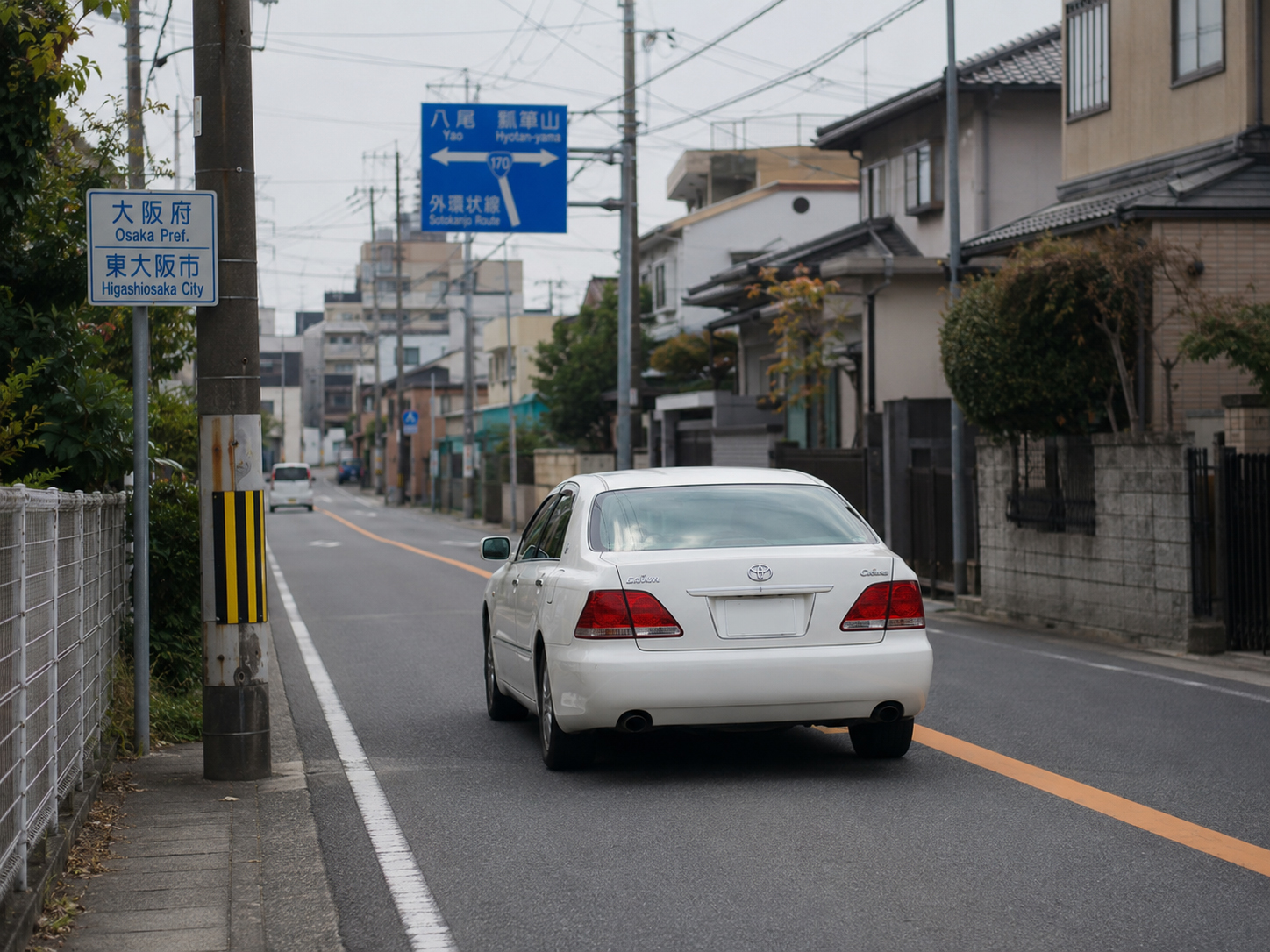 白いクラウンの目撃情報を表現した画像